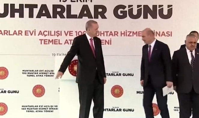 Süleyman Soylu, Erdoğan'ın tek işaretiyle bakın ne yaptı! O anlar kameralara takıldı
