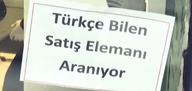 Türkiye'nin sosyetik semtinde şaşırtan ilan! Kendi ülkemizde yabancı olduk...