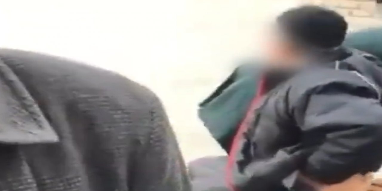 Sokak röportajında bu da oldu! Poposunu açarak...