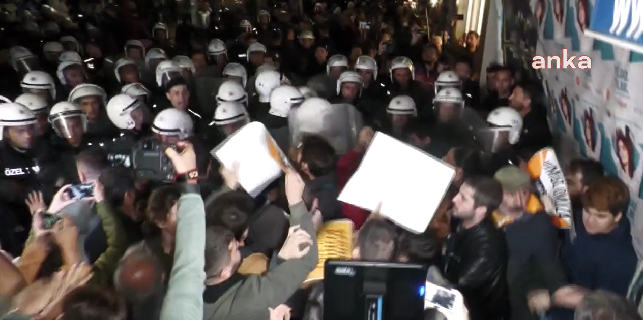 Kadıköy'de "Şebnem Korur Fincancı" eylemi! Onlarca kişi gözaltına alındı