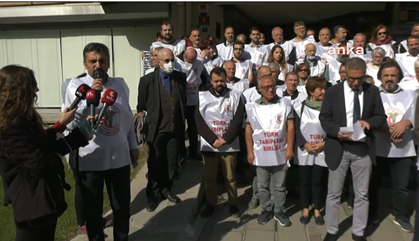 TTB ve Tabip Odalarından protesto: "Şebnem hoca, önlüğünün akı gibi alnı ak bir bilim insanıdır"