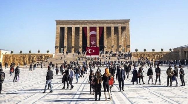 Anıtkabir'de ziyaretçi yoğunluğu! Milyonlar akın akın Ata'sına gidiyor...