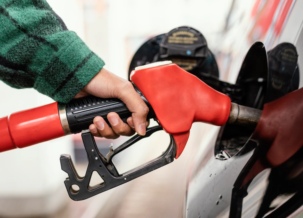 Benzine büyük zam geliyor!