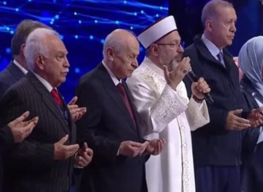 Babacan'dan Erdoğan'a çok sert sözler: "Sağında 28 Şubatçı, solunda 90'ların karanlık yüzleri"
