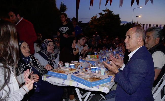 Büyükçekmece Ailesi, Ramazan’ın bereketini birlikte paylaşıyor