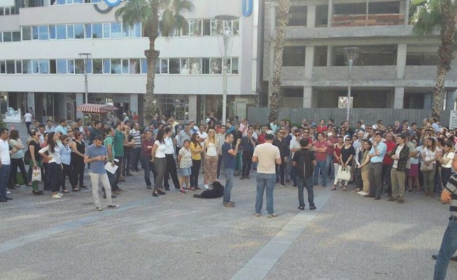 İzmir’de deprem sonrası eylem: Sesimizi duyan var mı?