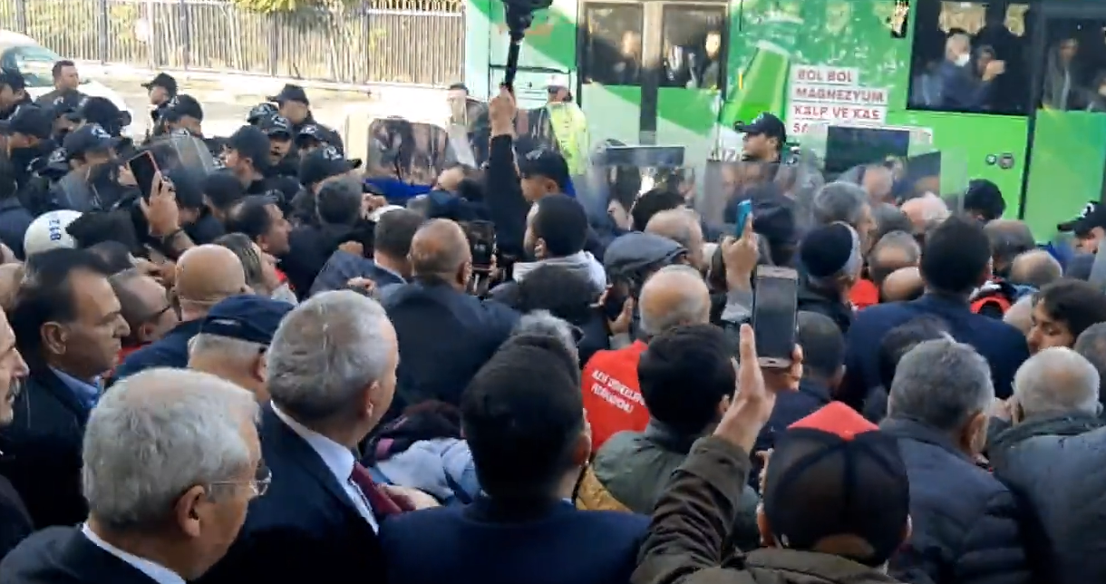 CHP'li Veli Ağbaba: "İşte AKP'nin Alevi açılımı!" Bir yanda "açılım" bir yanda "polis engeli"