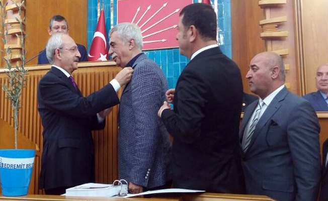 68'li Kuray, resmen CHP üyesi oldu