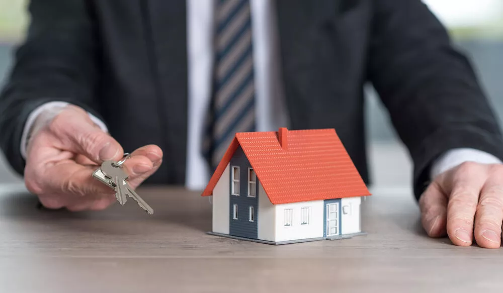 Fırsatçı kiracılar iş başında! Hem kirasını çıkarıp hem para kazanıyorlar
