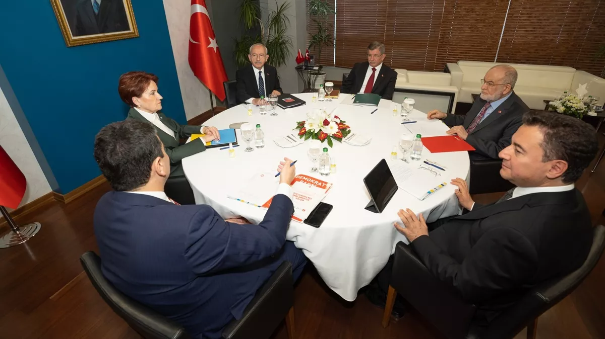 Erdoğan'ın Akşener'e 'masayı terk et' çağrısına altılı masadan 'Tarzan'lı yanıt