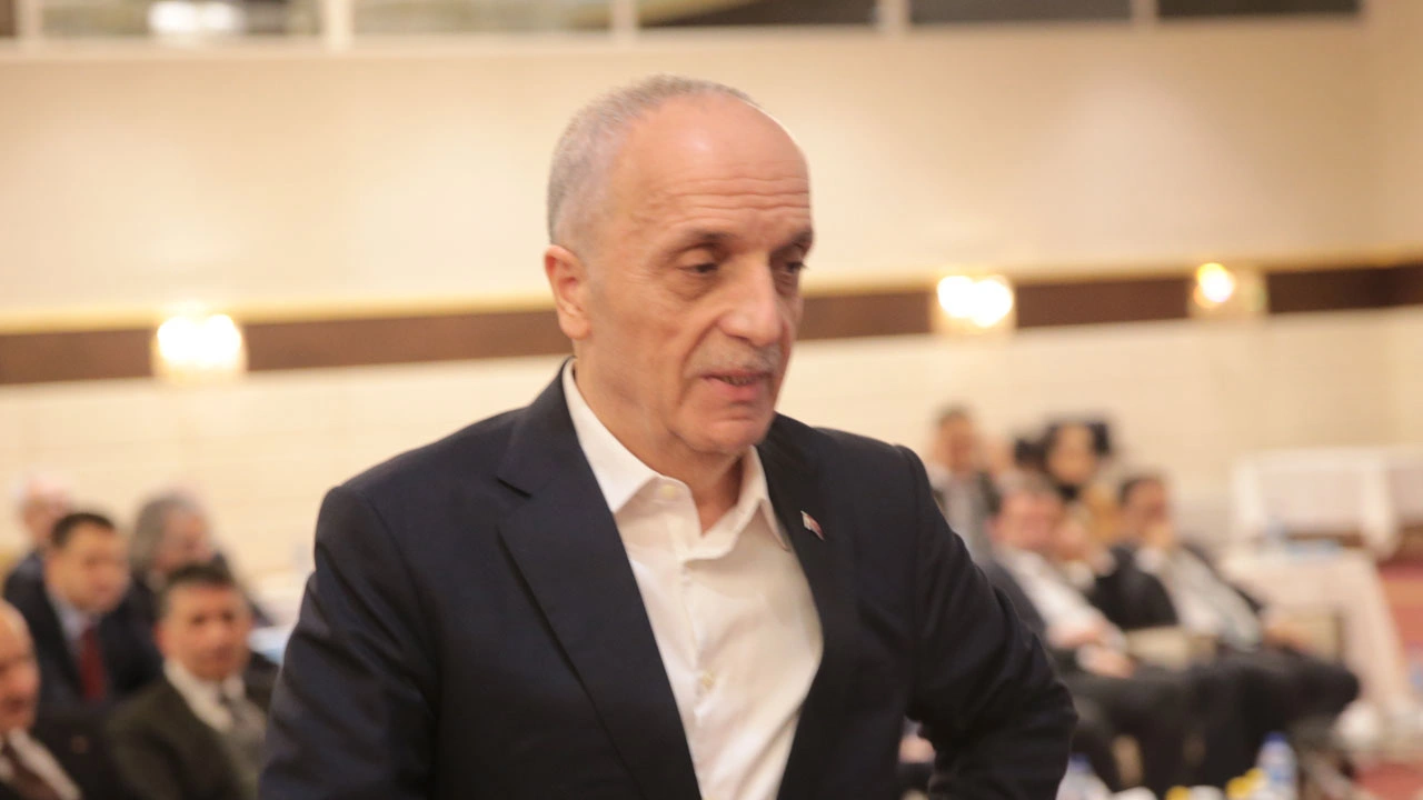 Türk-İş Başkanı Ergün Atalay asgari ücret ve vergi tepkisi: "Bas bas bağırıyorum, Sayın Nebati duymuyor"