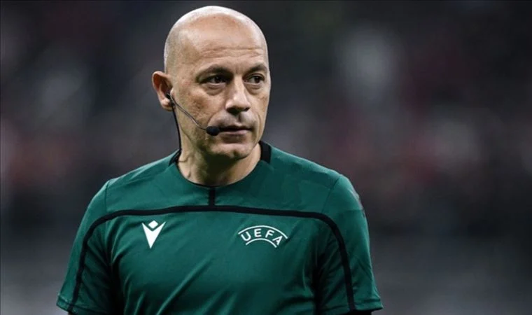 Efsane hakem Cüneyt Çakır hakemliği bıraktı! Tribünler Çakır'ı alkışladı