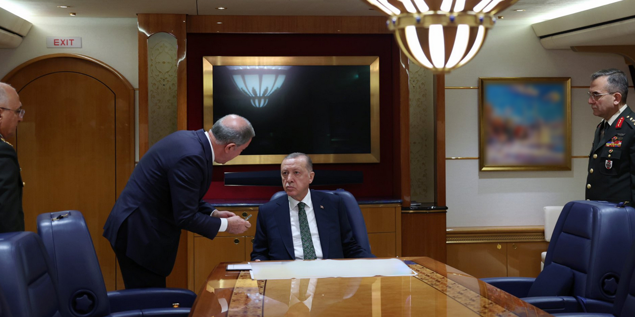 Erdoğan'ın harekat onayı verdiği anda arkasında yer alan tablo dikkat çekti