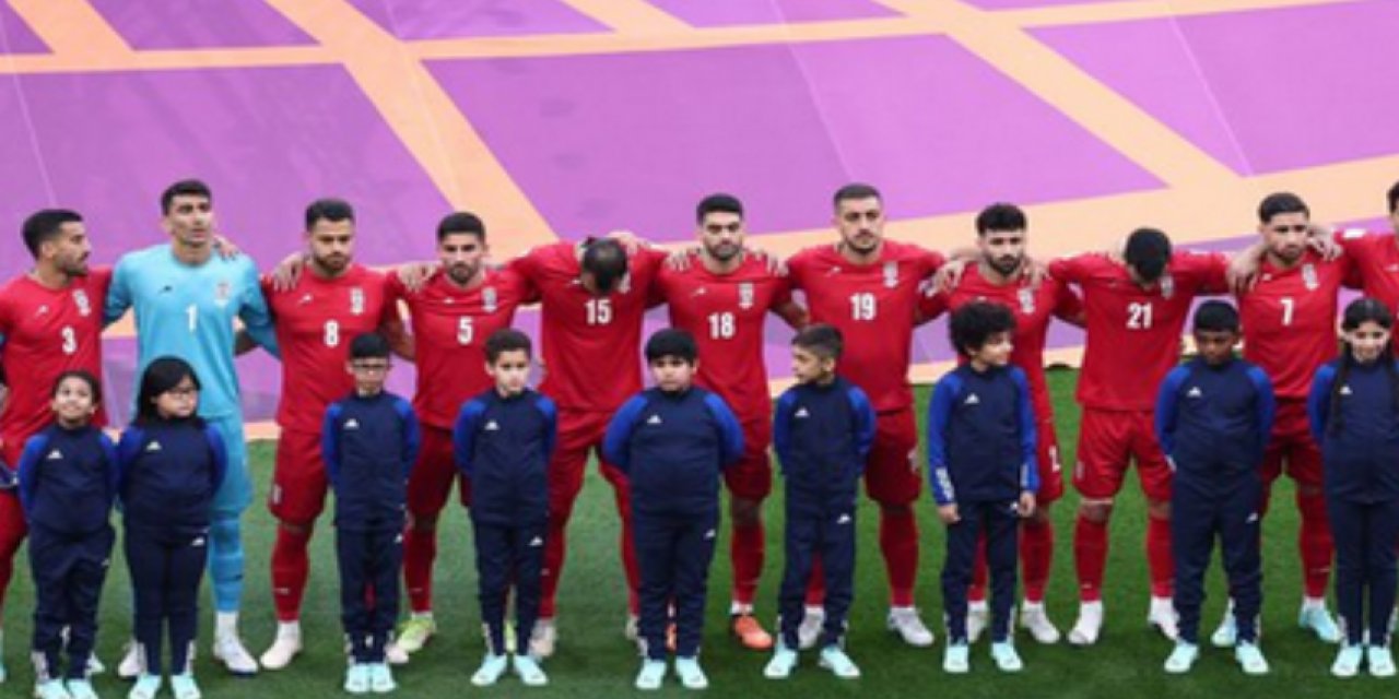 İngiltere-İran maçında İranlı oyuncular maça damga vurdu! Milli marşı okumadılar