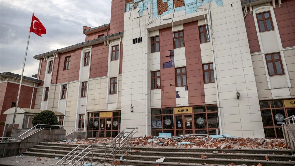 1999 depreminden sonra yapılmıştı! Düzce Adliyesi hasar gören tek kamu binası oldu