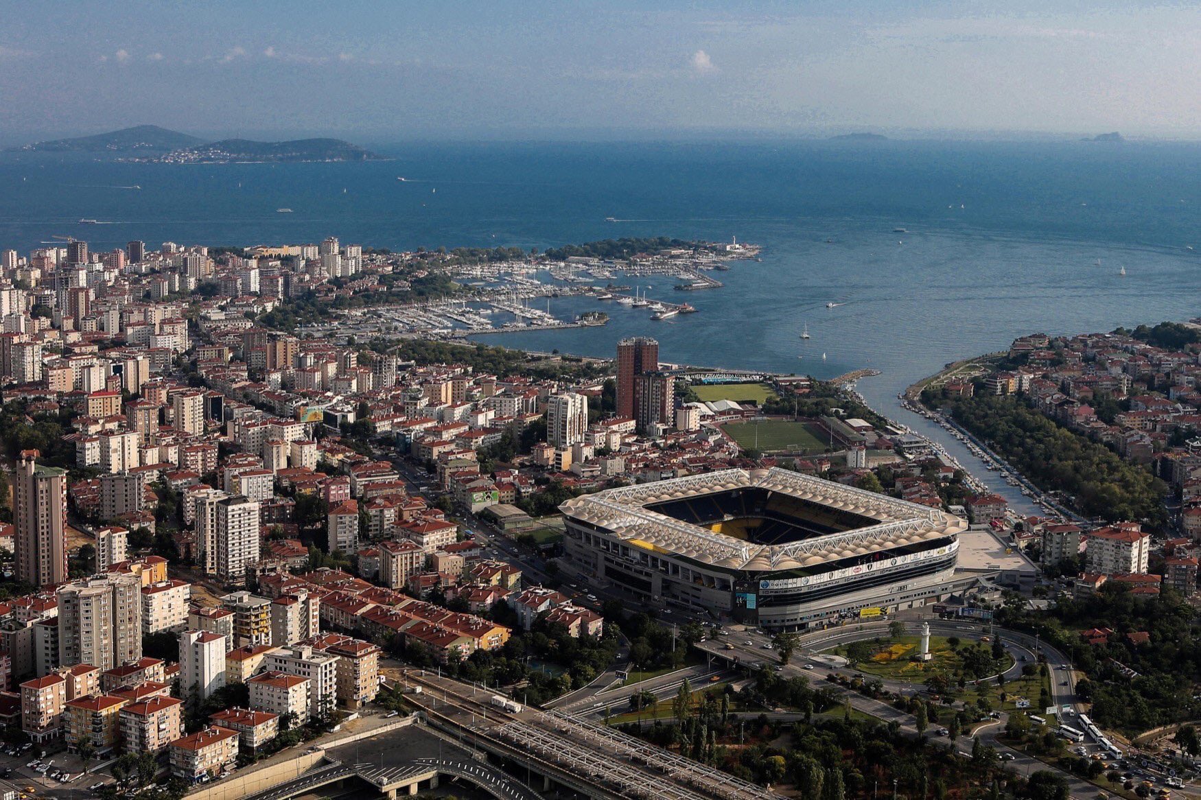 Fenerbahçe'nin stadının adı değişiyor mu? 100. yıl için o ismi önerdiler!
