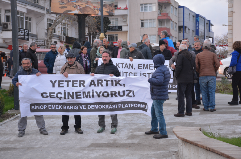 Zam protestosu: “Yeter artık, geçinemiyoruz”