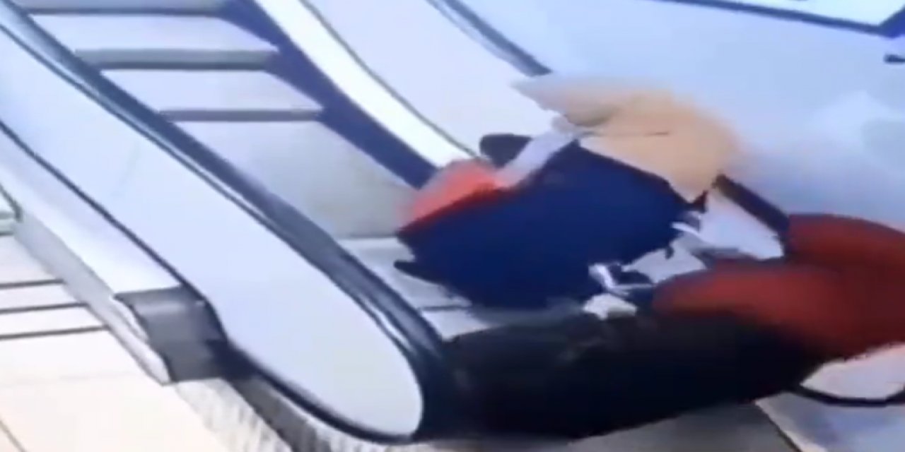Yürüyen merdivene ilk kez binen kadınlar defalarca takla attı
