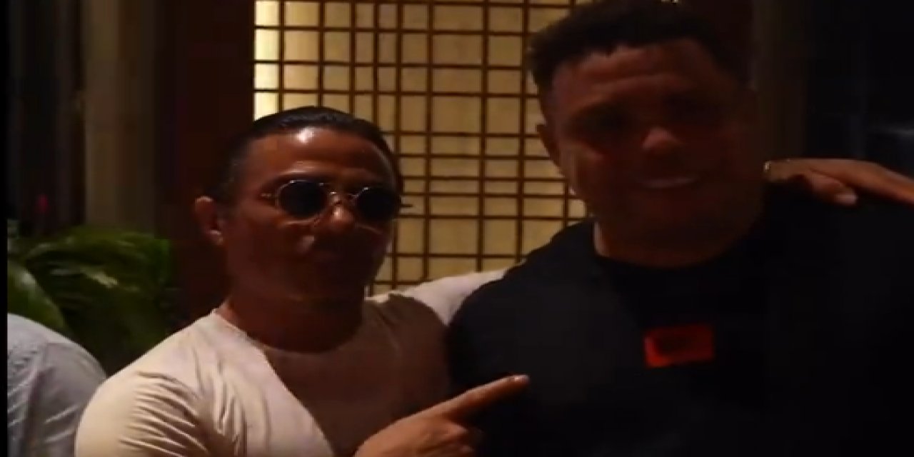 Nusret, Brezilya milli takımının karnını doyurdu! Ronaldo'ya elleriyle et yedirdi