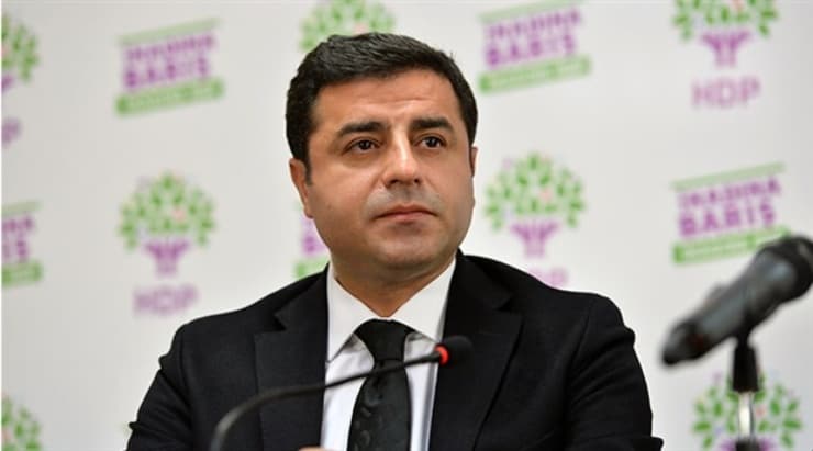 Selahattin Demirtaş'tan dikkat çeken sözler: "Bana Öcalan'ın yerine geçme teklifi yapıldı!"