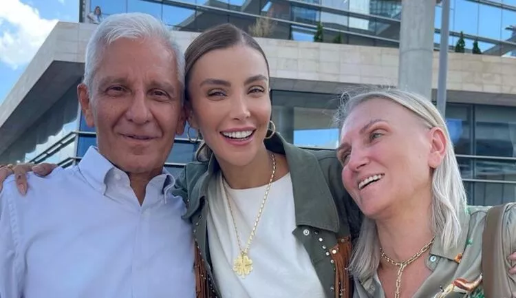 Özge Ulusoy'un babası trafik kazasında hayatını kaybetti