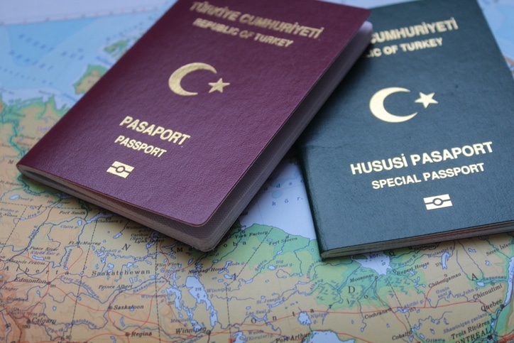 Vizesiz seyahat vaadinden, transit geçişlerde vize şartına