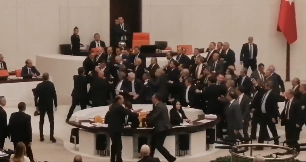 İYİ Partili Hüseyin Örs'e saldıran AKP'li Zafer Işık'tan şok açıklama: "Özür dilemeyeceğim"