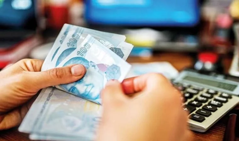 Ünlü ekonomist 'bir önceki asgari ücreti söylemiştim' diyerek yeni tahminini paylaştı