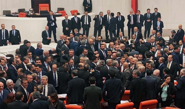 Meclis'te yine 'şerefsiz' polemiği: Tansiyon yükseldi