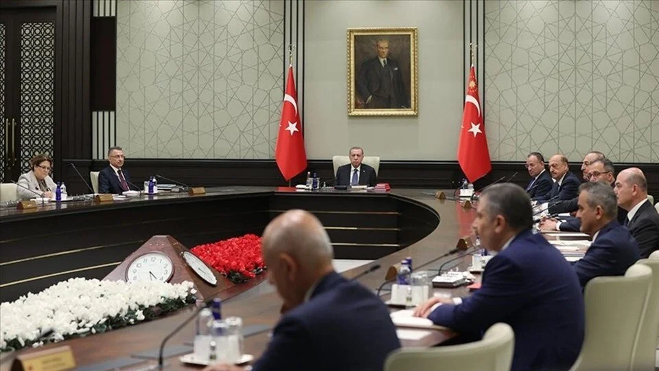 Cumhurbaşkanlığı Kabinesi bugün toplanıyor: Masada EYT ve asgari ücret var