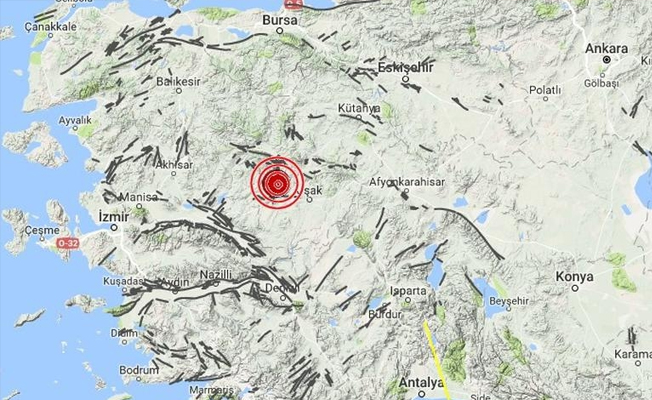Ege'de deprem paniği!