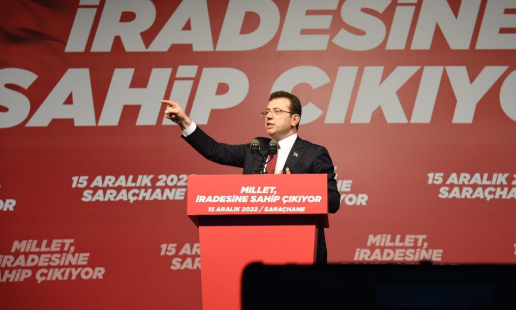 Ekrem İmamoğlu, Saraçhane'de şiir okudu!