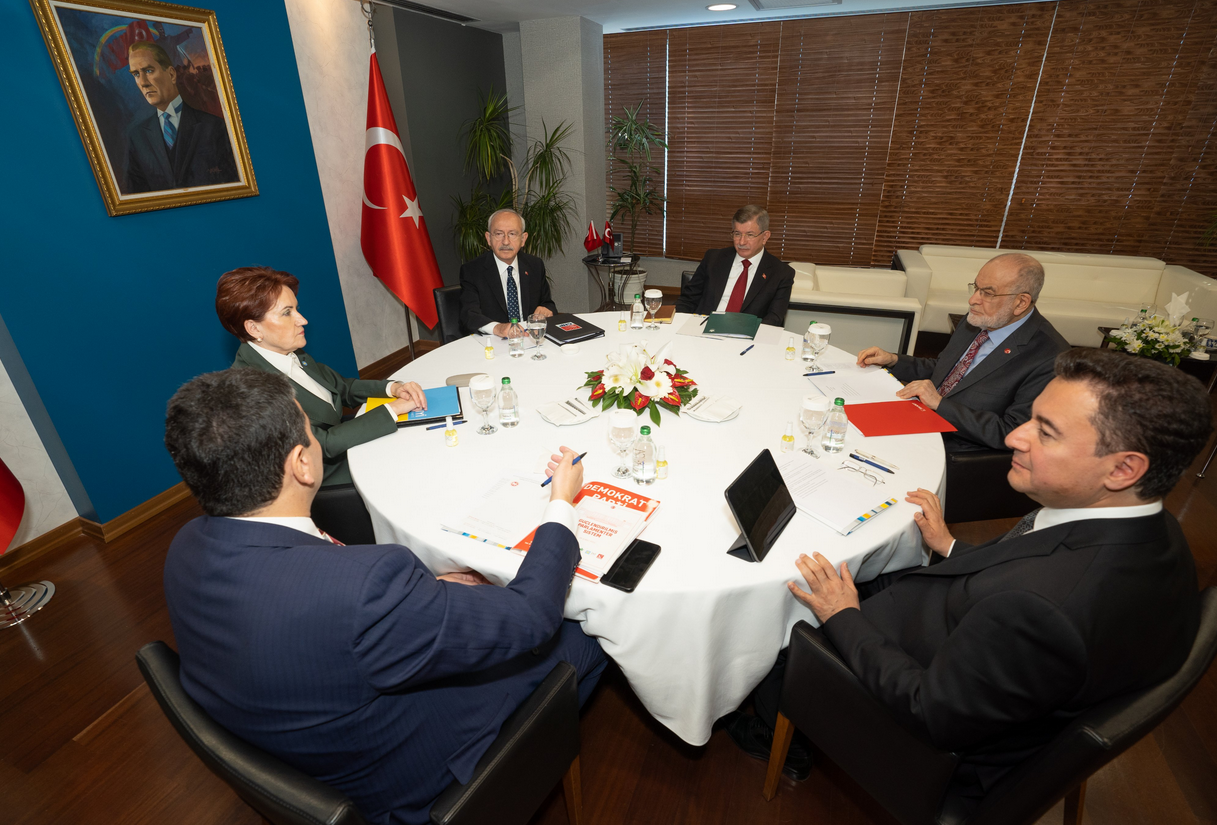 Altılı masanın cumhurbaşkanı adayı için geri sayım başladı! CHP'li vekil canlı yayında açıkladı