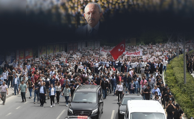 'Yüzbinler yürüyor, dizleriniz titriyor, titreyeceksiniz'
