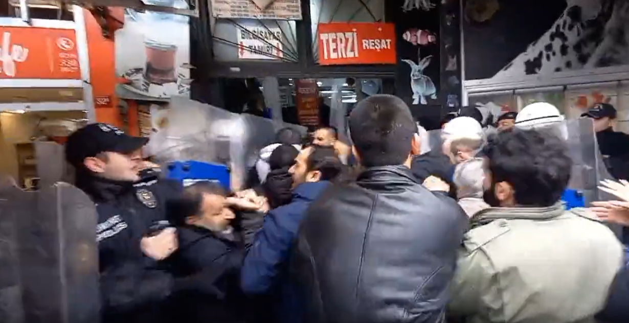 Ferhat Encü'ye atılan "tokat" protesto edildi! Çok sayıda HDP'li gözaltına alındı