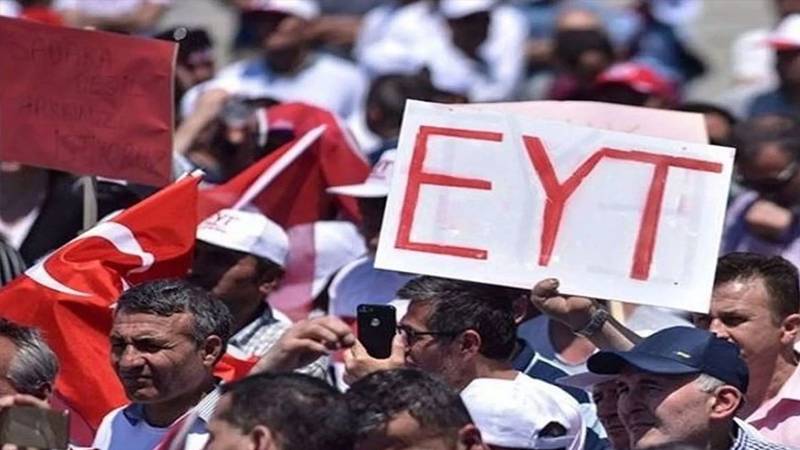 Emeklilikte Yaşa Takılanlar (EYT) sosyal medyada isyan etti