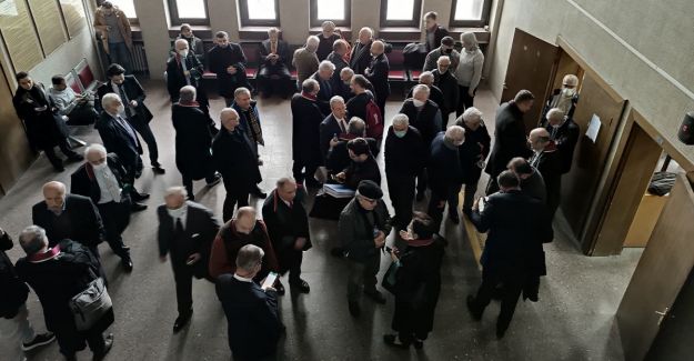Montrö bildirisine imza atan 103 emekli amiral beraat etti
