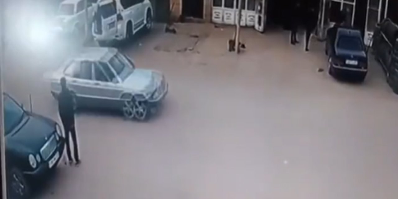 Araba çarpmasın diye dakikalarca bekleyen adama bisiklet çarptı