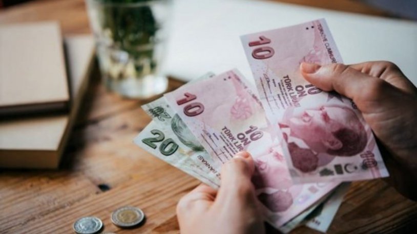 Ünlü ekonomistten asgari ücret yorumu: "Asıl büyük zam..."