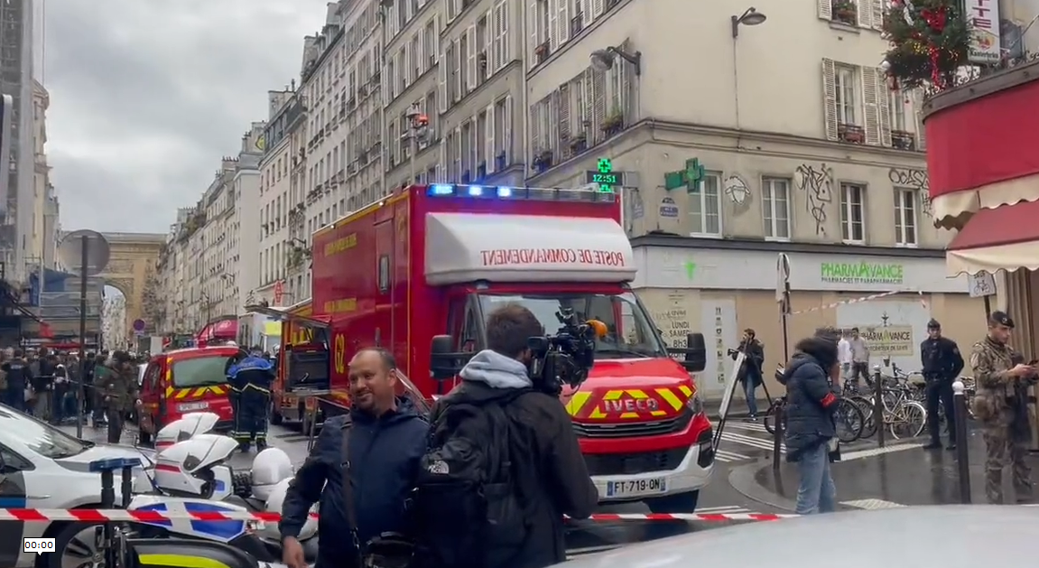 Paris'te silahlı saldırı! Ölüler var...