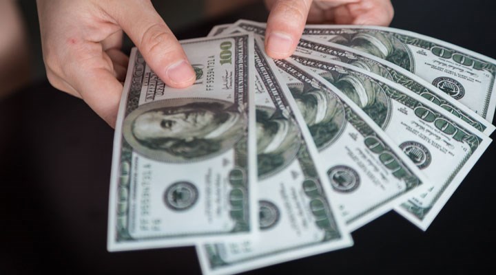 Dolar/TL haftaya dalgalı seyirle başladı