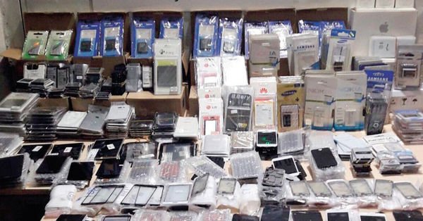 Vergi alayım derken 5 milyon kaçak telefon girdi