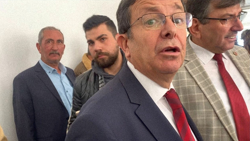 AKP'li vekilden muhabire azar: "Bir şey sorma bana ya. Terbiyesiz"