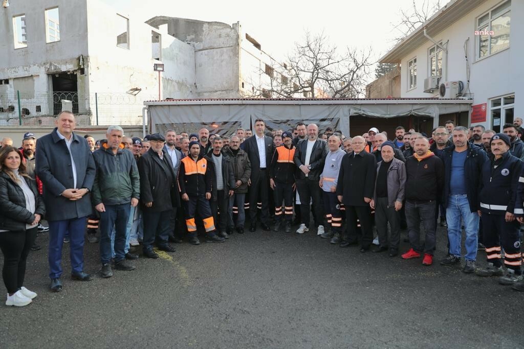 Gökhan Yüksel, Kartal Belediyesi personelinin yeni yılını kutladı