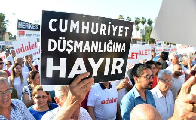 Adana'da, CHP'lilerden 'Adalet' yürüyüşü
