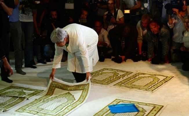 Kadın imamlı 'liberal cami' açıldı