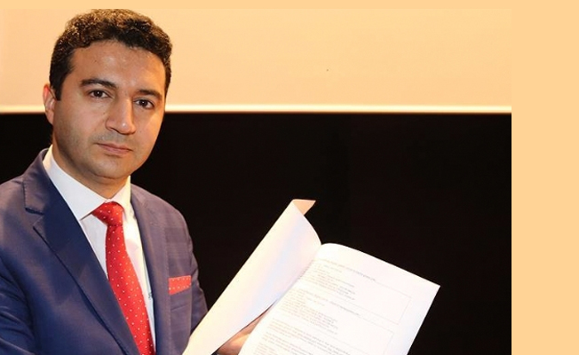 AKP'nin 'göz bebeği' FETÖ'den aranıyor