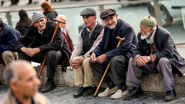 Emekli milletvekilleri diğer emeklilerle makası iyice açtı! Vekile 33 bin, asile 3 bin TL zam