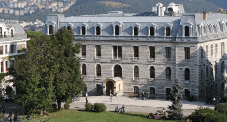 Gülşen'i hedef alan imam hatip derneğinin yetkilisine Boğaziçi'nde atama