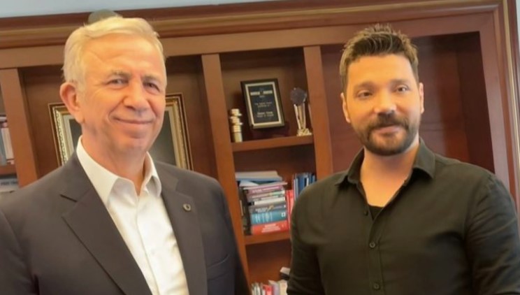 Oğuzhan Uğur'dan heyecanlandıran Mansur Yavaş paylaşımı
